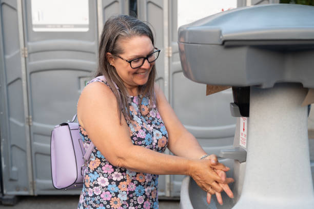 Best Luxury portable toilet rental  in Horace, ND